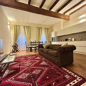 Lovely 2 Bedroom Nearby Piazza Maggiore Bologna