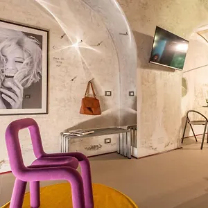  Appartamento Ruins_design Loft 150 Mt From Colosseum Italia